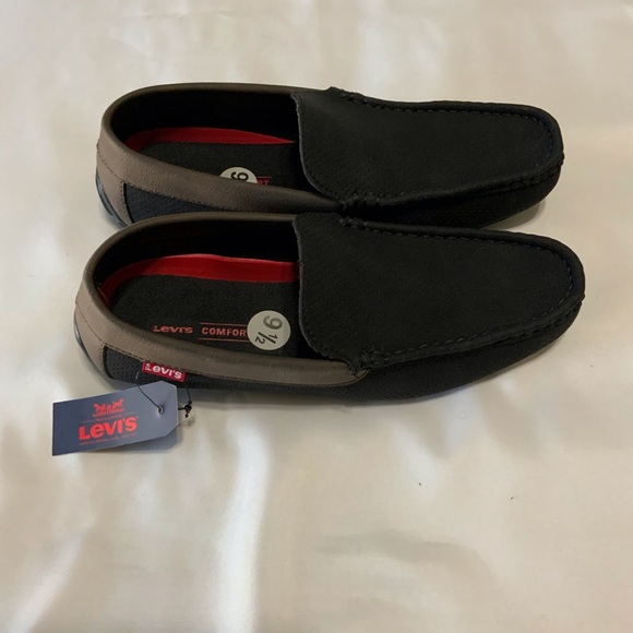 NEW LEVI BLACK/BROWN LOAFERS. SIZE 9.5